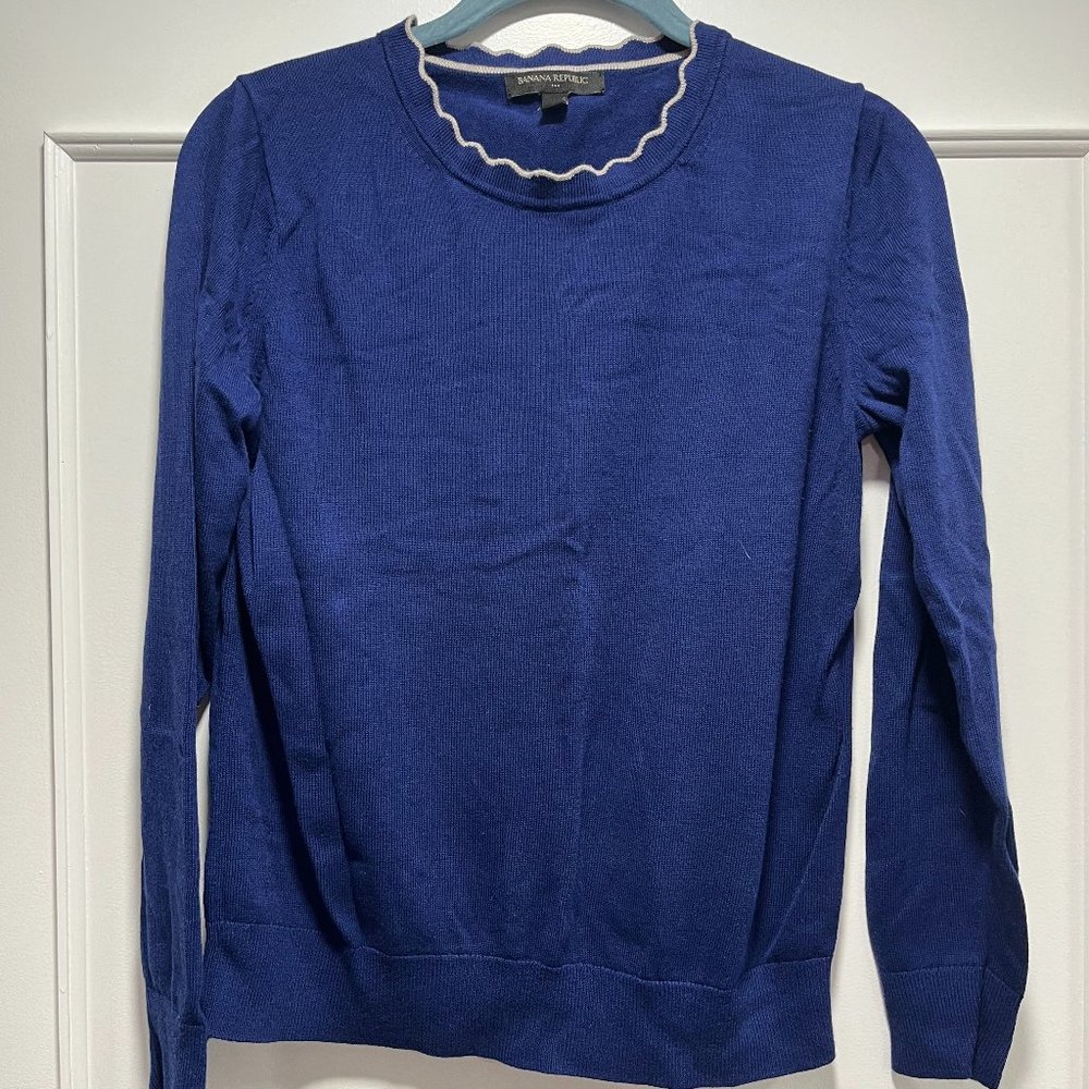 Banana Republic Women's Crew Neck Sweater Size Small
